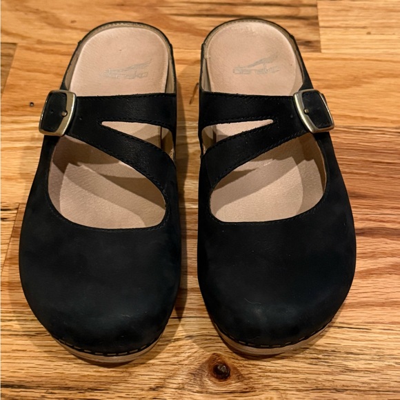 Dansko 🖤 Black 🖤 Leather Clogs - Picture 8 of 9